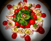 Salade aux rouleaux de jambon-fromage