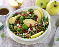 Une salade composée originale, avec pousses d’épinards, roquette, fêta, noix et grenade et Pommes du Limousin AOP. Ces dernières confèrent…