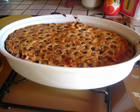 Clafoutis aux framboises et aux pêches