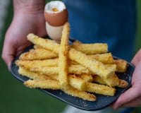 Asperges panées au parmesan et oeuf à la coque