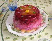 Mes enfants aiment beaucoup la charlotte aux fraises mais pour changer de cette traditionnelle charlotte, j'ai voulu marier les fruits rouges et le chocolat blanc. Les…