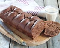 Mais oui on peut faire une bonne brioche sans beurre et sans œufs ! Démonstration avec cette recette en pas à pas, inspirée d'une brioche du…