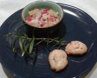 Pour une entrée tout en fraicheur ou une petite verrine apéritive, des dés de saint-jacques crus marinés au gingembre.