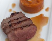 Magrets de canard gras dans une marinade aigre-douce. Marinade réduite pour en faire une sauce. Le tout accompagné d'un écrasé de patate douce et butternut relevé par…