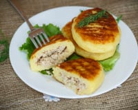 Croquettes de pommes de terre farcies au poulet