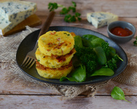 Galette de polenta à la fourme d'Ambert et au speck