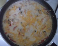 Tagliatelles aux fruits de mer au vin blanc et à l'ail