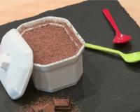 Envie d'une mousse au chocolat, mais vous n'avez pas d'œuf ? Aucun problème, Pascale Weeks vous a concocté sa recette magique ! Une mousse au chocolat fondante et incroyablement…