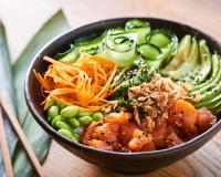 Le poke bowl est-il vraiment un plat sain et équilibré ? Cette diététicienne répond