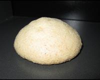Meringue facile, avec du sucre en poudre (et non du sucre glace pour donner un petit côté caramélisé). A la française donc pour manger seule (non pas sur un gâteau).