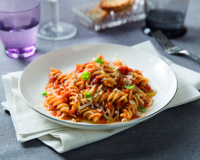 Fusilli au pesto rustico légumes méditéranéens et au scamorza fumée