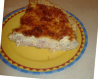 Quiche sur pâte feuilletée, aux petits lardons!facile à préparer rapide et...c'est bon!