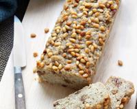 Ce cake à la banane a la particularité de ne pas contenir de beurre et seulement 1 cuillère à soupe de sucre. Il est parfait pour le petit…
