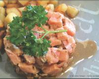 Un tartare de veau léger. L'idée m'était venue il y un an d'une recette trouvée dans mon ELLE. Petite recette facile, rapide et délicieusement légère!