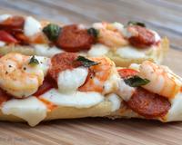 Allez hop ! Une petite bruschetta ?
J'adore les bruschettas ! C'est vite fait et c'est toujours une bonne solution pour écouler des restes ;-)