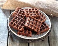 Auriez-vous déjà pensé à cuire vos brownies dans un gaufrier ? Et bien, nous avons osé et c'est extra !