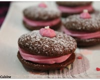 Whoopies au chocolat et crème à la rose