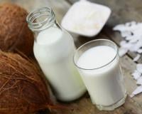 Lait de coco entamé : combien de temps peut-il être conservé sans risques ?