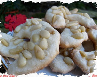 Petits croissants aux pignons ( sans beurre )