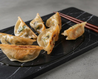 Raviolis chinois grillés à la poêle