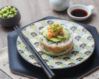 Une version très gourmande et très originale pour déguster les sushis d"une façon différente. Une recette proposée par Sandra du blog "Cuisine Addict", réalisée avec…