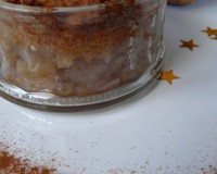 L'association de la poire et de la pomme avec la cannelle sous le croquant du crumble aux amandes...