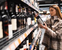 Peut-on trouver de bons vins en supermarché pour les fêtes ? Un expert nous répond