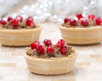 Tartelettes au foie gras, foies de volaille et grenade