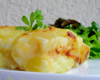 Le gratin dauphinois est un plat simple, délicieux et convivial.Contrairement au gratin savoyard, il ne contient ni lardons, ni fromage. Habituellement, on y ajoute de…