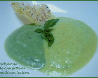 Une soupe froide des plus classiques bien saisonnière avec le basilic et modernisée avec sa déclinaison en 3 textures : onctuosité de la crème, mousse de l'espuma et…