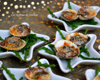 Coques gratinées au beurre d'algues et parmesan