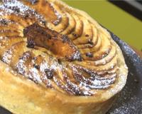 Une délicieuse tarte aux pommes avec une crème prise, un petit souvenir d'enfance dans l'air...