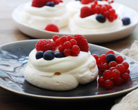 Mini pavlova aux fruits rouges