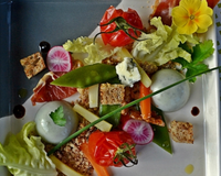 J'aime bien le Roquefort, et tous les fromages bleus en général d'ailleurs ! Alors quand 750g nous demande de l'interpréter à notre manière, ben je me lance :-)Le printemps…