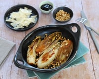 Endives caramélisées au vinaigre balsamique et pignons de pin