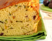 Cake de polenta, amandes & courgettes