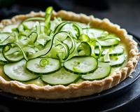 "Une recette équilibrée qui devrait plaire à toute la famille" : cette tarte au concombre pleine de fraîcheur est idéale pour la saison !