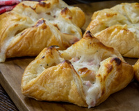 Feuilletés croustillants jambon-fromage : la recette express qui fait toujours plaisir