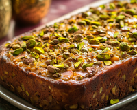 Cake jambon, parmesan et éclats de pistache