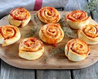 L'apéritif n'a jamais été aussi simple et délicieux avec ces pizzas rolls au jambon prêtes en 10 minutes