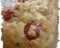 Cake tomates cerises, blanc de dinde, olives vertes