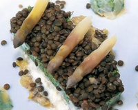 Le "Millefeuille de saumon « les copains » Hommage à Jules Romain né dans mon village : Saint-Julien Chapteuil" est une recette de Aurélien VIDAL, Lycée Hôtelier - 43,…