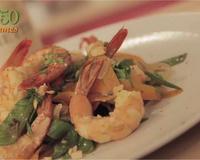 Wok de crevettes aux cacahuètes