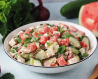 100% sans cuisson : cette salade-repas gorgée d'eau est le secret pour bien dormir quand il fait 35°C