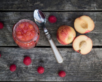 Confiture de pêches et framboises