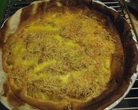 Quiche au thon épicée au curry sur pâte brisée