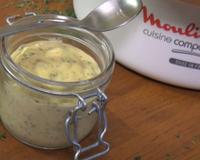 Cette sauce Béarnaise se prépare au Cuisine Companion et accompagne parfaitement viandes et poissons.