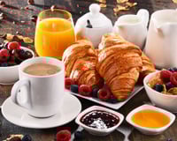 Petit déj gourmand ET rassasiant : les astuces d’une diététicienne pour accompagner vos viennoiseries