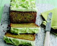 Cake au citron vert et à l'avocat Hass