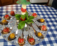 Tomates cerises et grains de raisin blanc au sésame